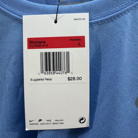 Nike Women’s Large. Three Dri-Fit shirt bundle. NWT - Picture 6 of 11